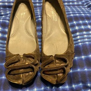Kenneth Cole brown flats size 6 1/2